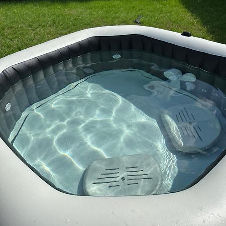 Traumhafte Haushaelfte Mit Kamin, Garten & Whirlpool Lejlighed Berlin Eksteriør billede