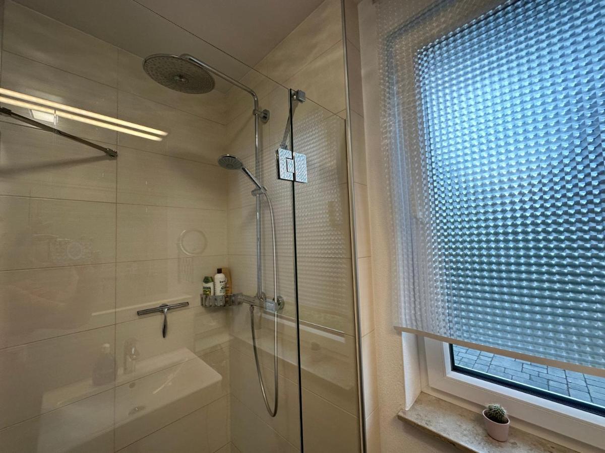 Traumhafte Haushaelfte Mit Kamin, Garten & Whirlpool Lejlighed Berlin Eksteriør billede