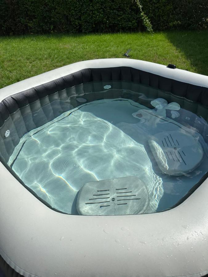 Traumhafte Haushaelfte Mit Kamin, Garten & Whirlpool Lejlighed Berlin Eksteriør billede